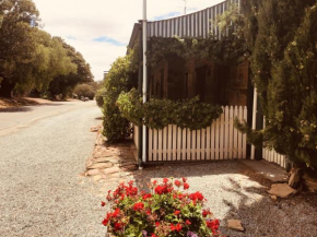 The OldDevonshire House, Mintaro